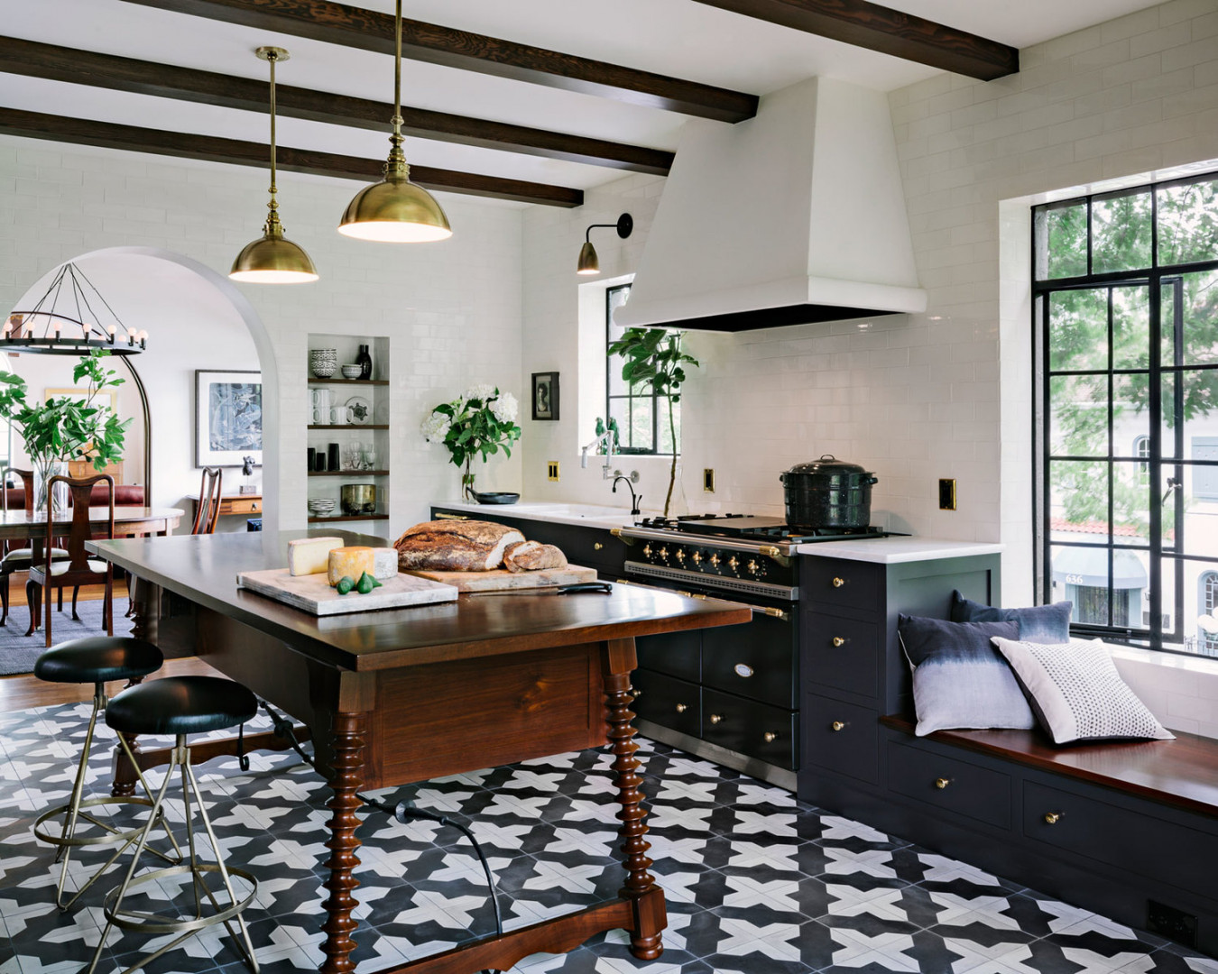 Black and White Kitchen Floor Ideas That Are Simply Mesmerizing