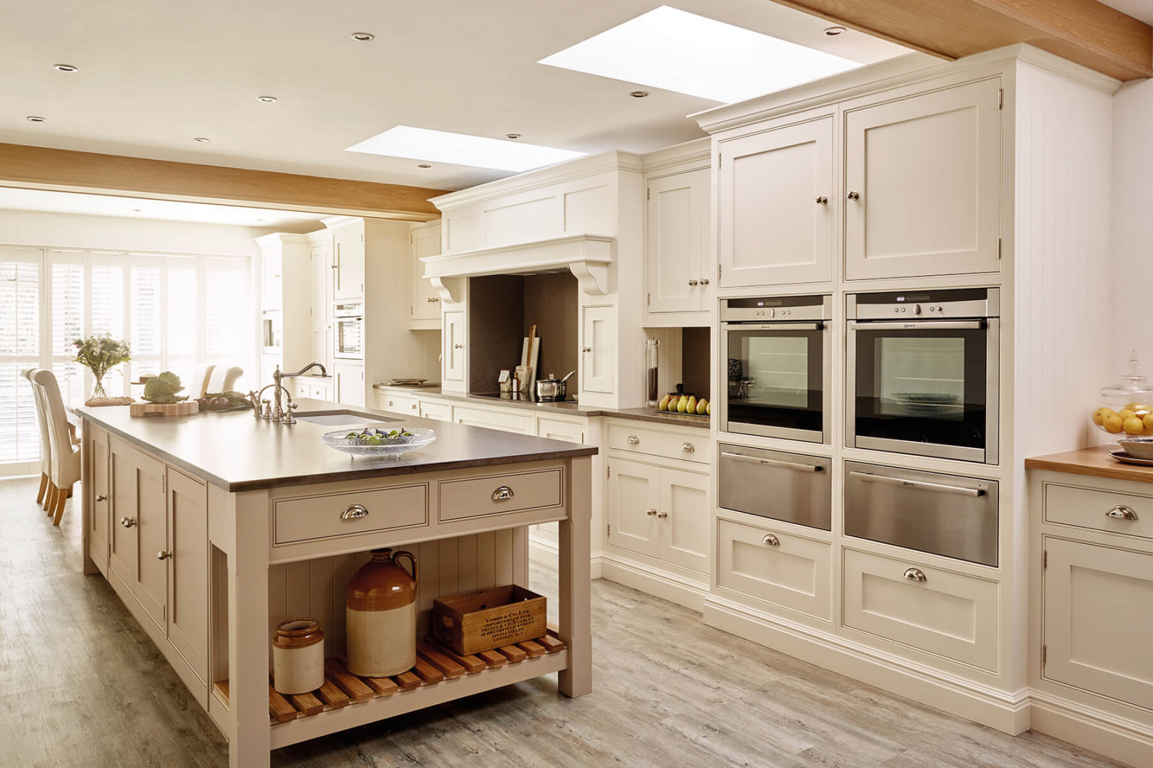 Country Kitchen Design  Tom Howley