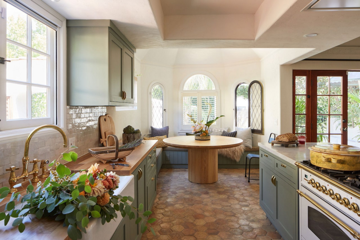 Inspiration: The Timeless Charm of Terracotta Kitchen Floors