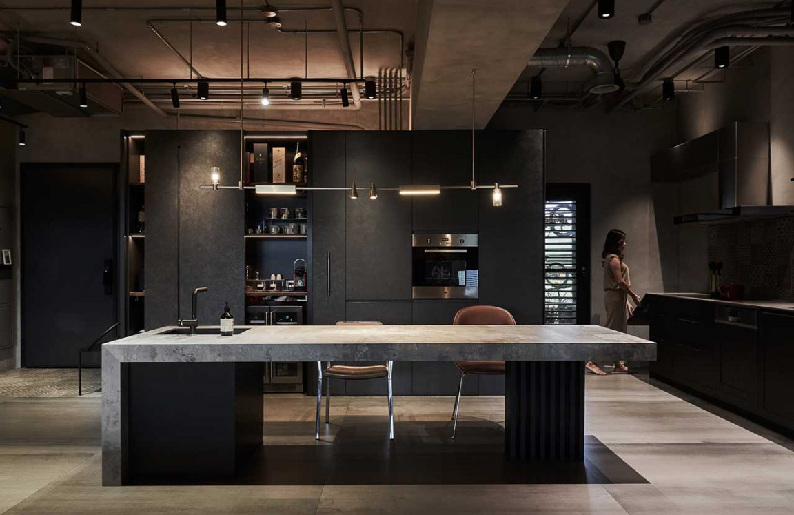 Modern Black Kitchens That Will Tempt You to the Dark Side