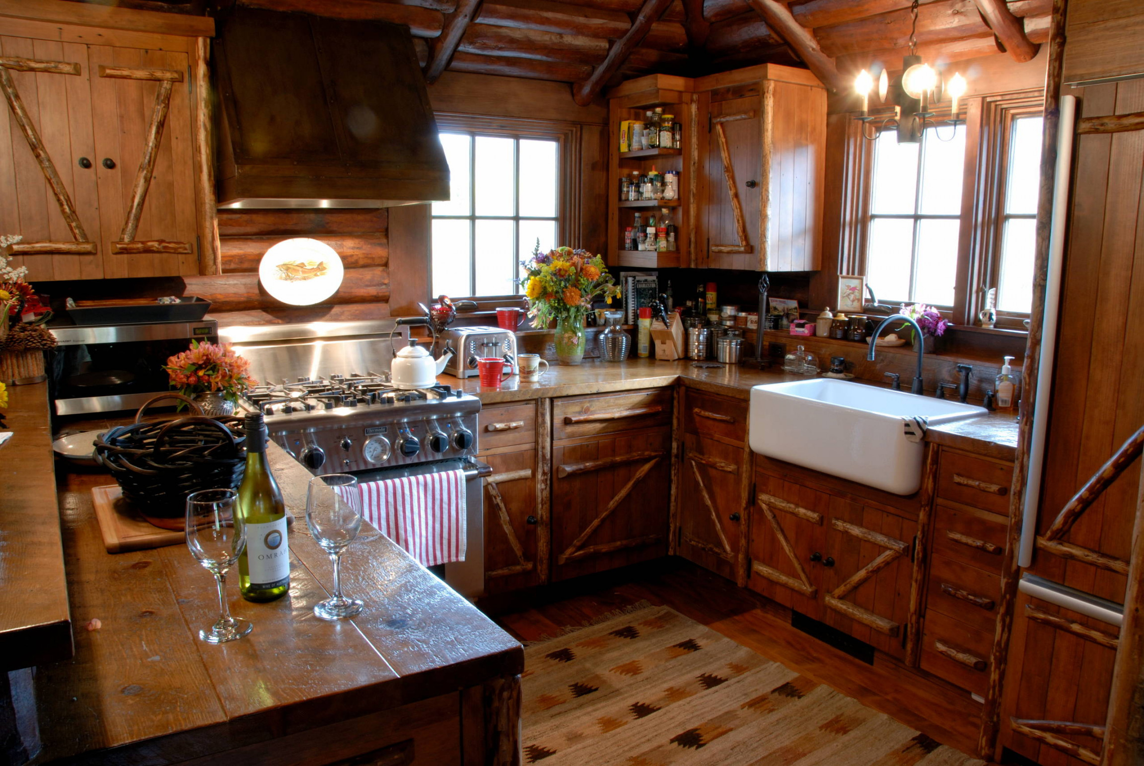 Small Log Cabin Kitchens - Photos & Ideas  Houzz