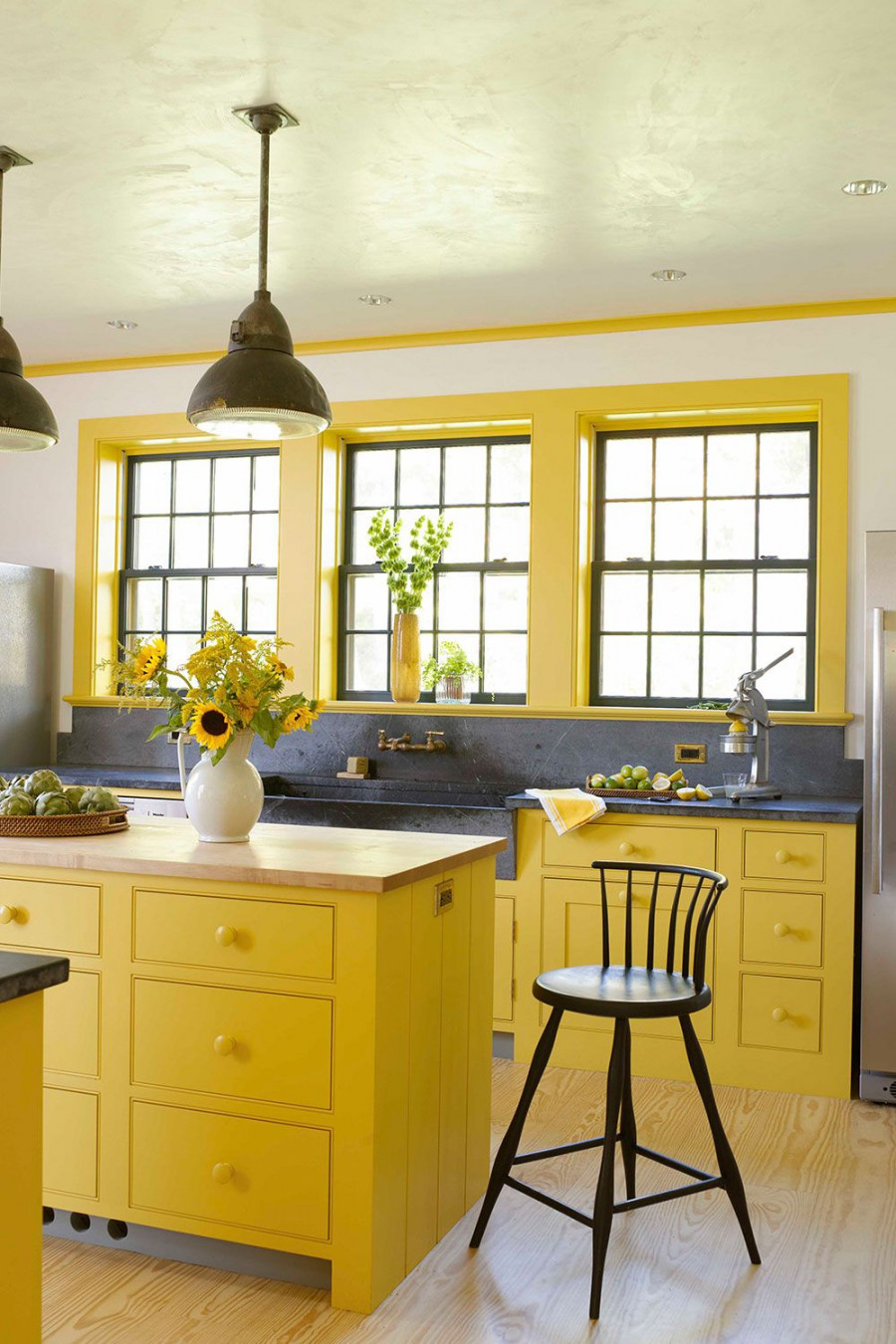 Yellow Kitchen Ideas - Decorating Tips for Yellow Colored Kitchens