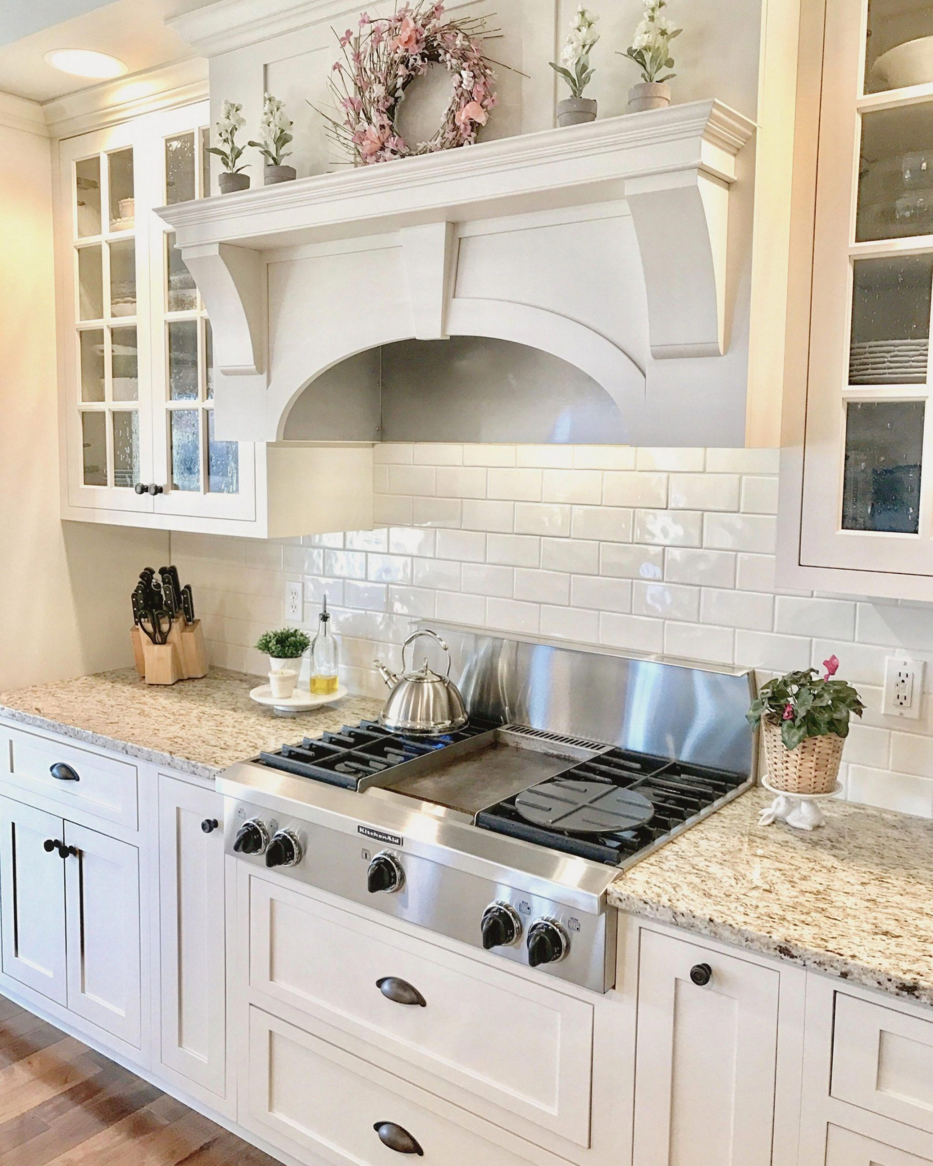 Antique White Kitchen Cabinet Designs  Antique white kitchen