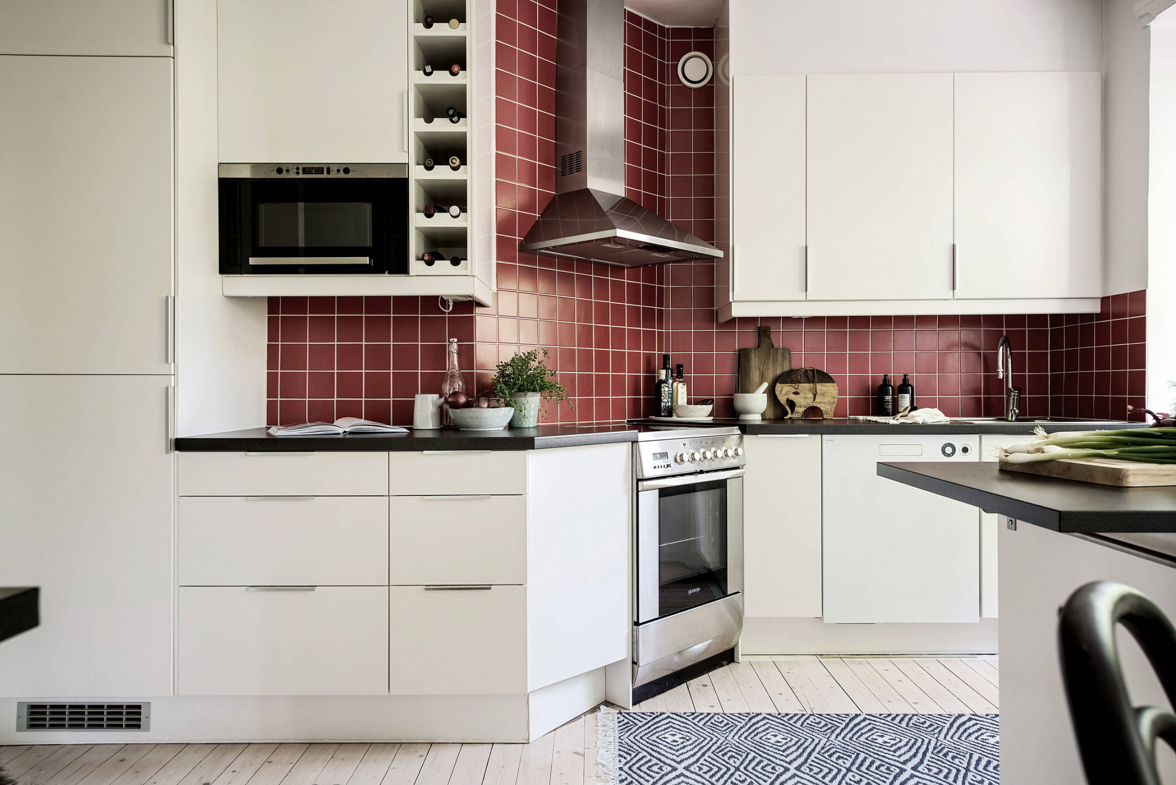 Burgundy Tile - Photos & Ideas  Houzz