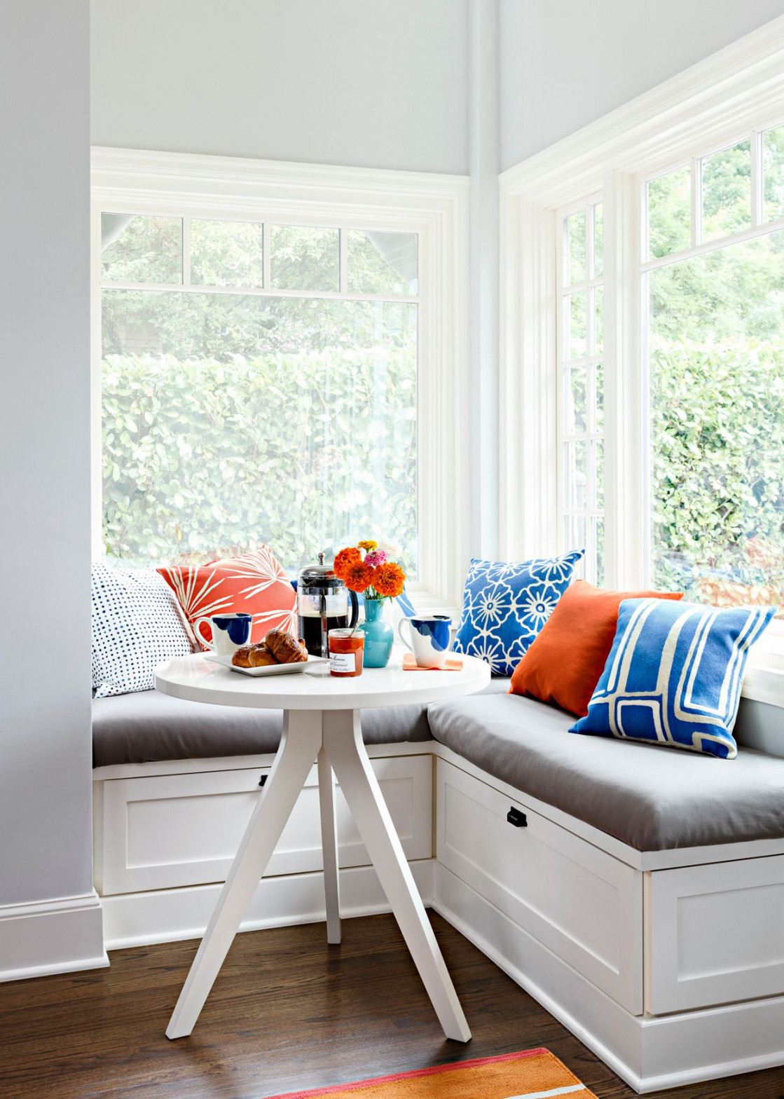 Clever Design Ideas for Banquette Benches with Storage