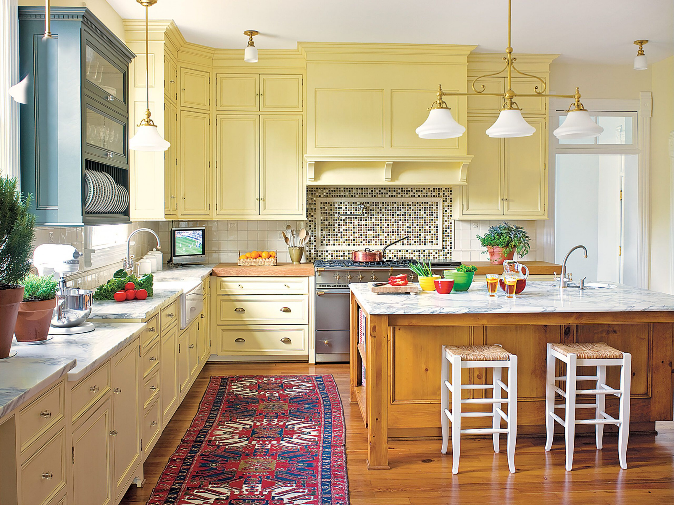 Editors Picks: Our Favorite Yellow Kitchens - This Old House