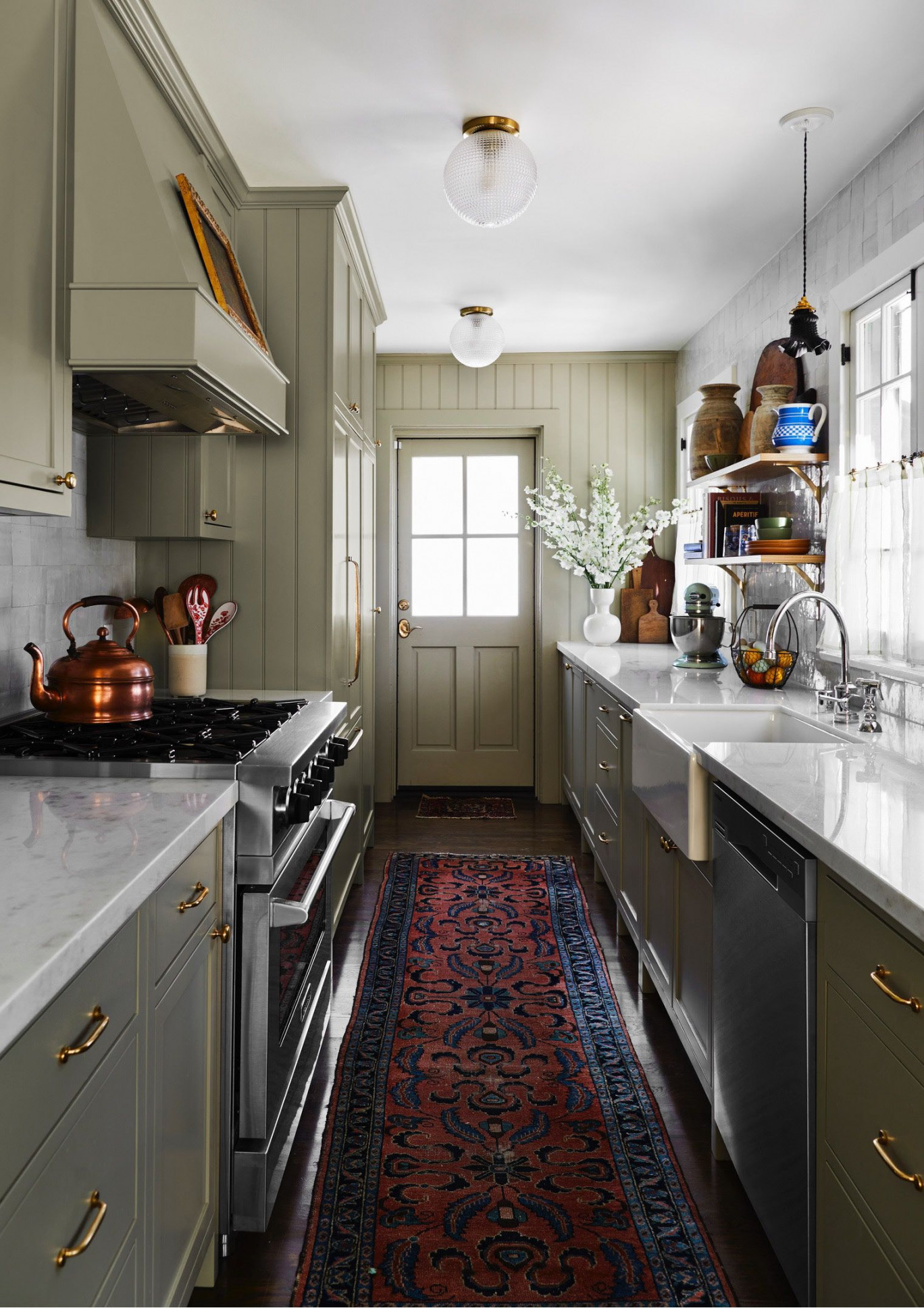 Gorgeous Galley Kitchen Ideas to Maximize Small Layouts