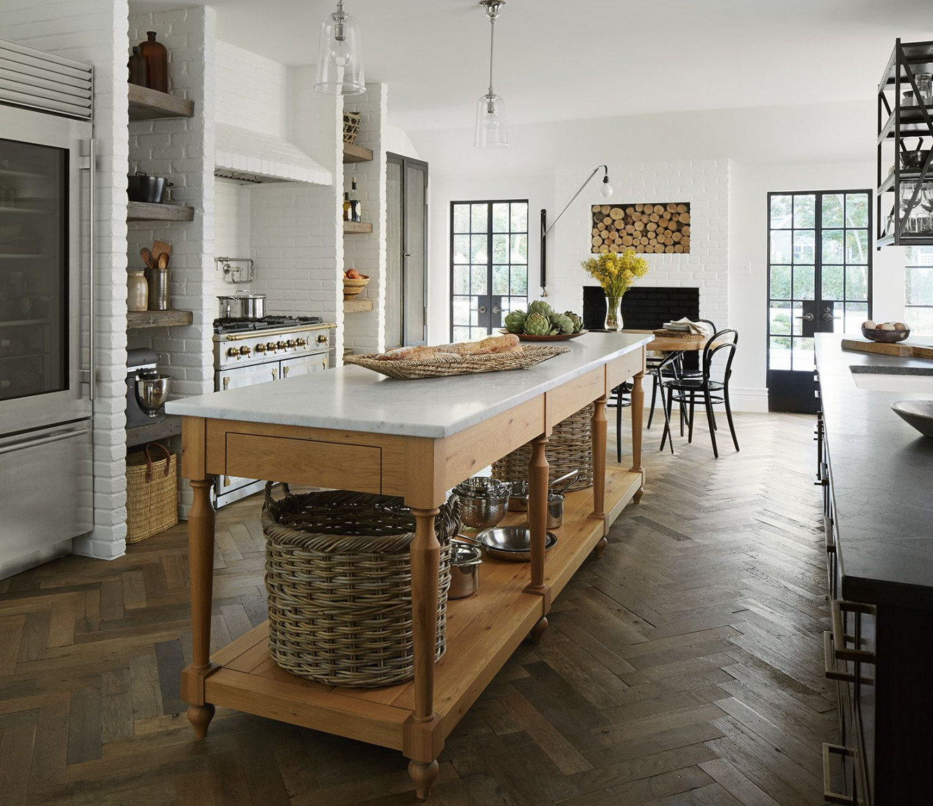 Herringbone Floors: Learn About the Trending Design