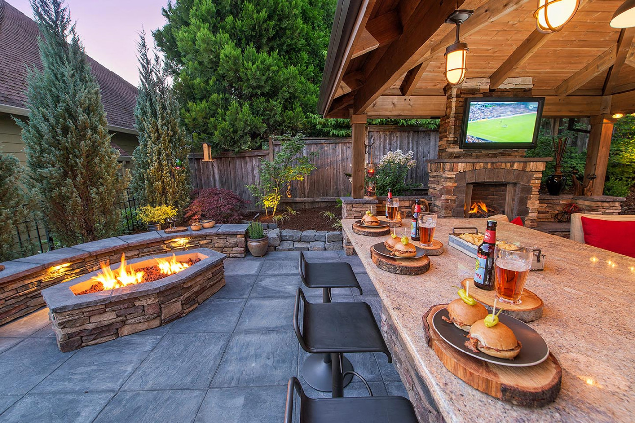 Outdoor Kitchen Bar - Paradise Restored Landscaping