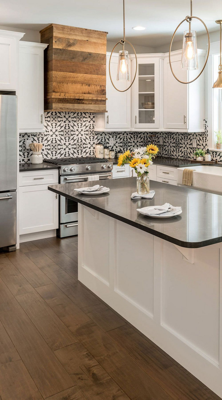 + ( Black & White ) Kitchen Backsplash Ideas - "Make it Contrast