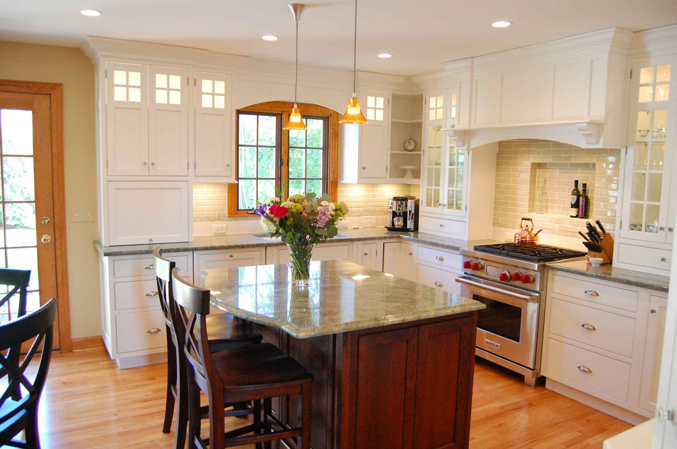 Can you have White Painted Cabinets with Stained Trim?