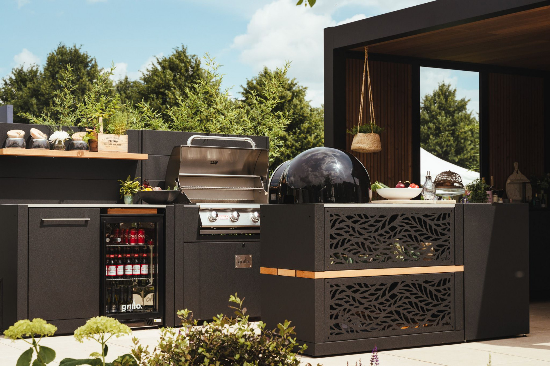 Designing An Outdoor Kitchen - Garden Kitchen