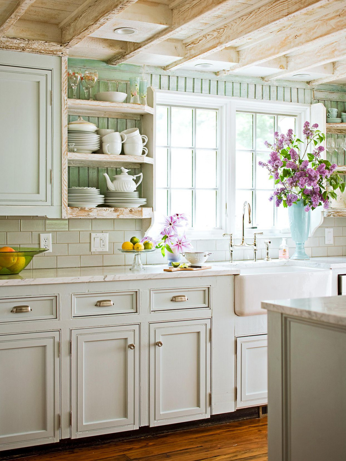 Essential Tips for Choosing the Coziest Farmhouse Kitchen Colors