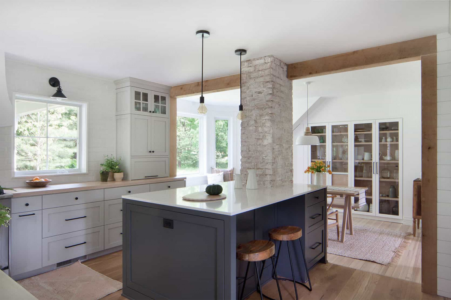 Farmhouse Update: How to Design A kitchen With a Load Bearing Post