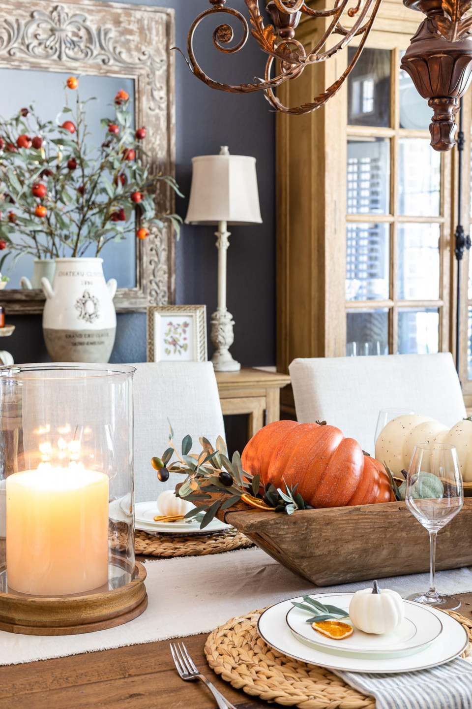 Gorgeous Fall Table Decor to Wow Your Guests ()