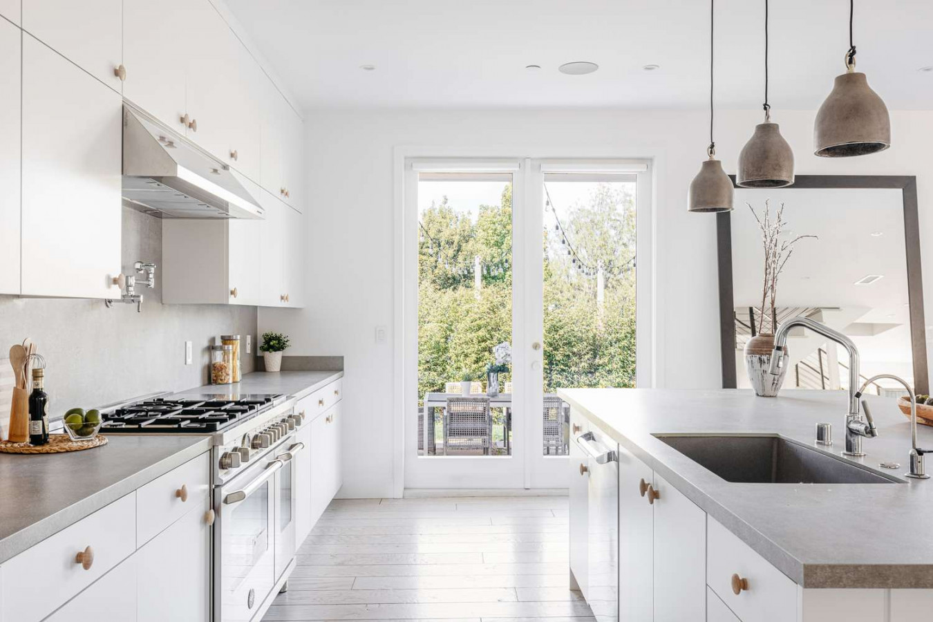 Striking Kitchens With Concrete Countertops