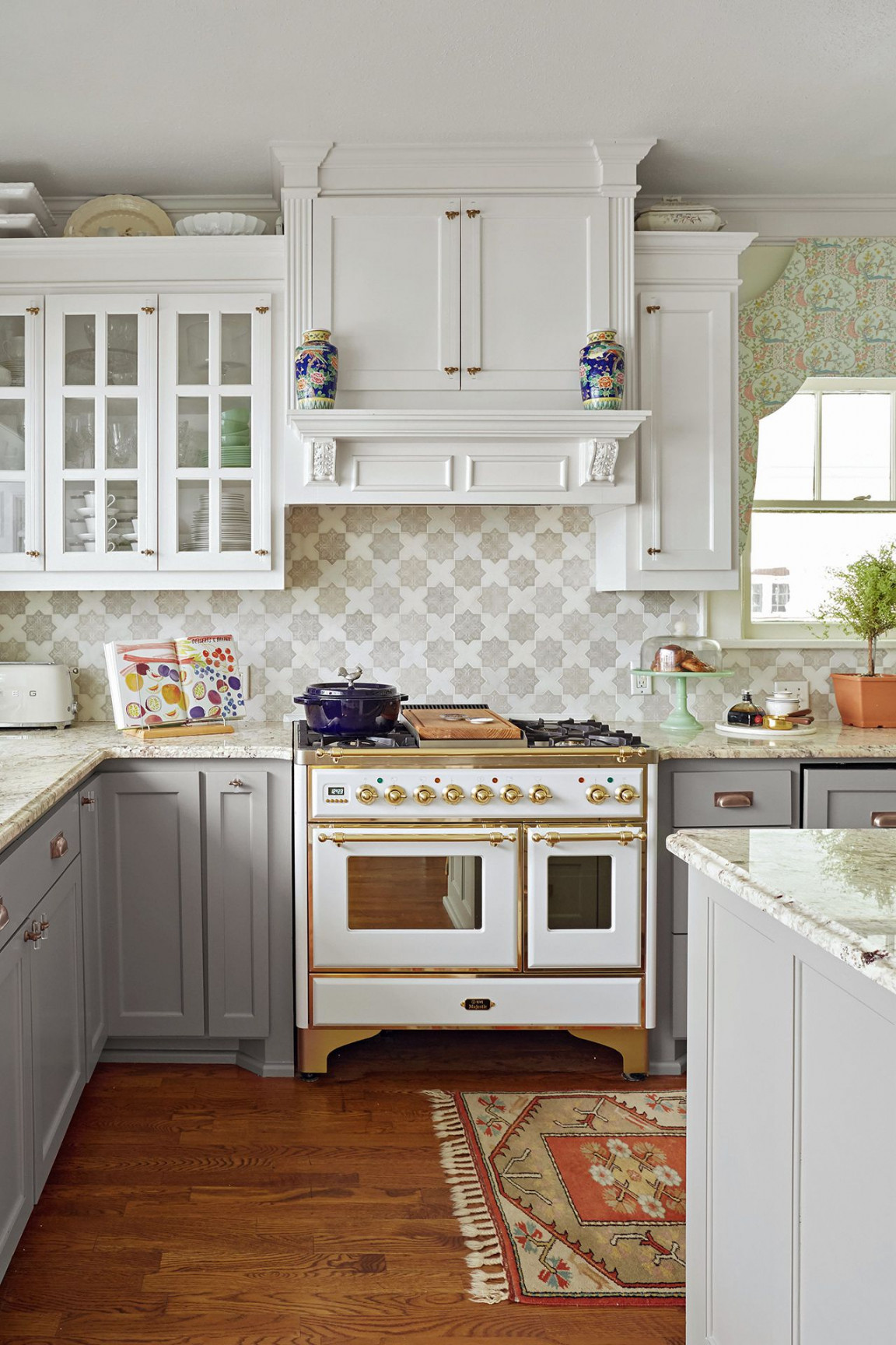 Tile Backsplash Ideas That Add a Bold Accent Behind the Range