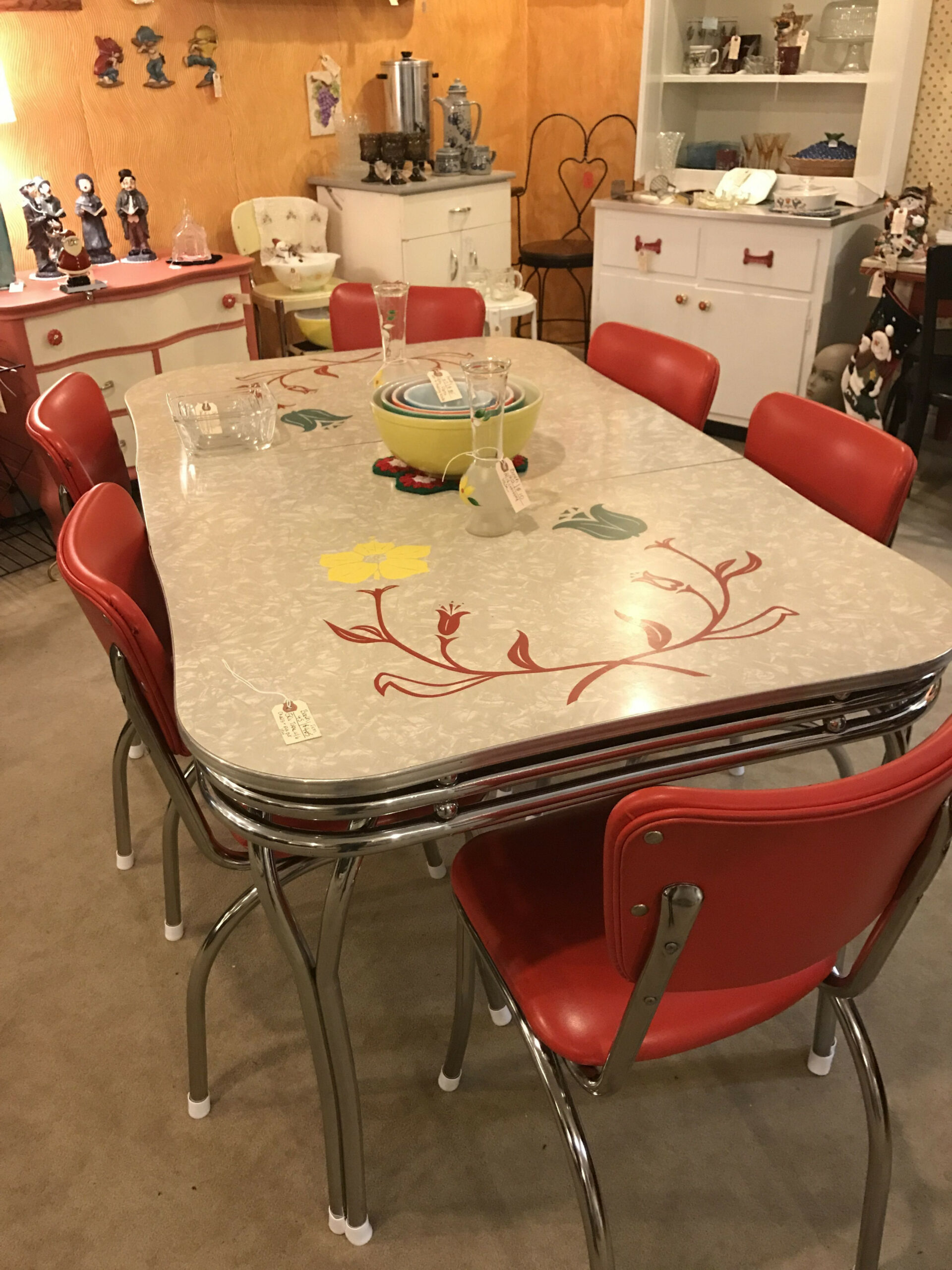 Beautiful vintage Formica table  Retro kitchen tables, Retro