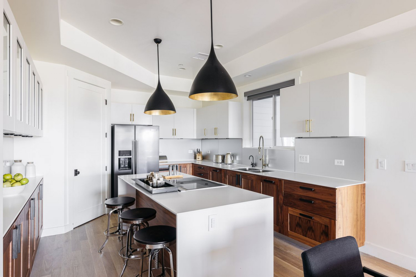 Incredible Kitchen Islands With Sinks and Seating