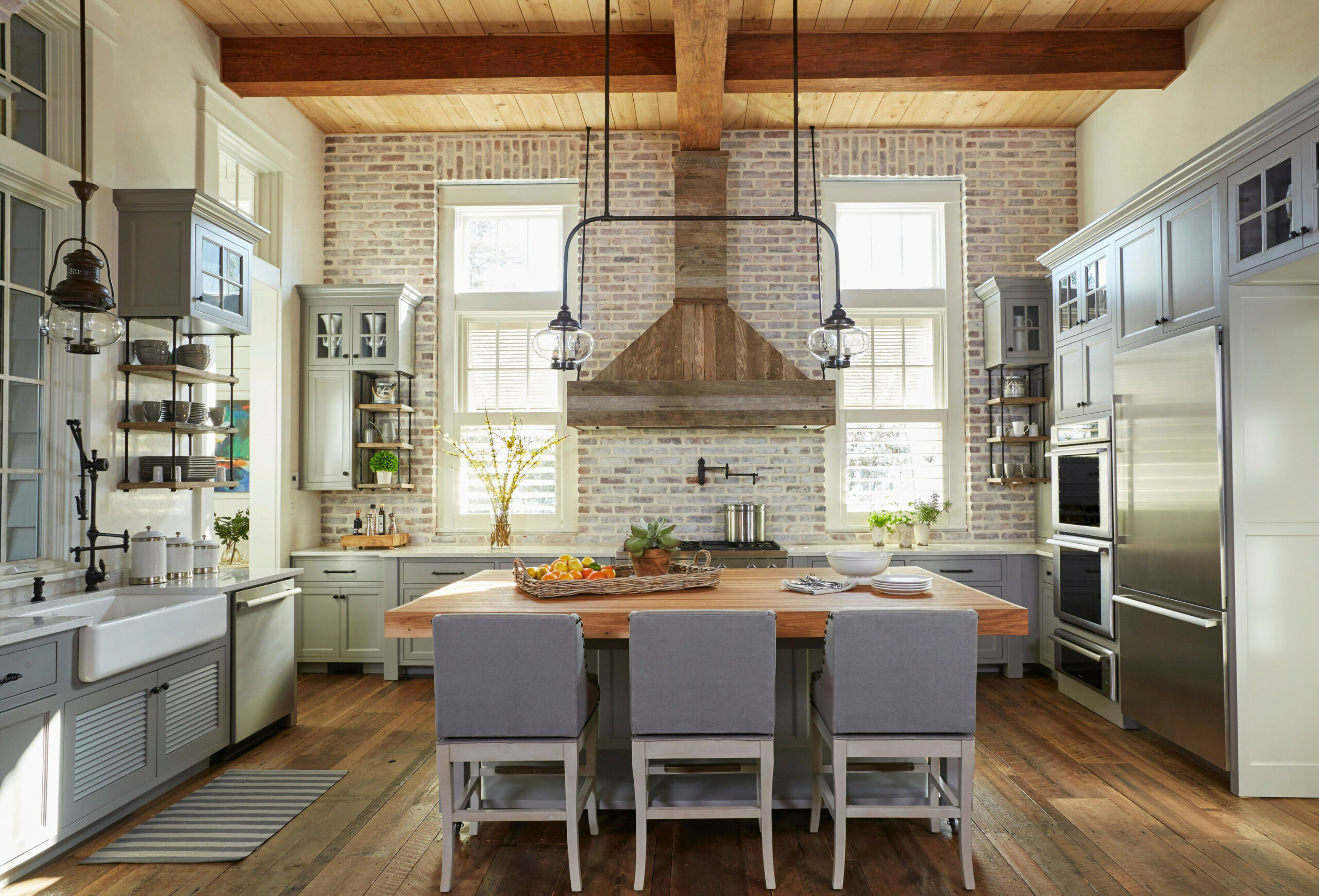 Industrial Kitchens That Mix Modern and Vintage