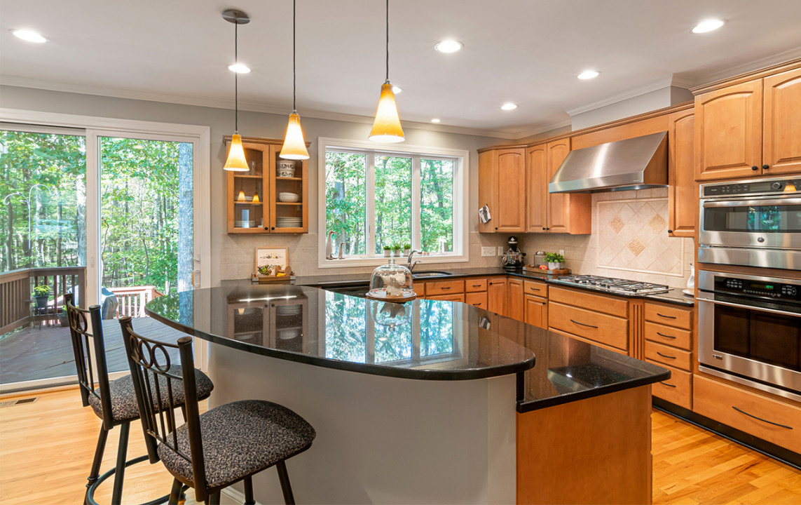 Kitchen Island With Table Combos: The Best of Both Worlds