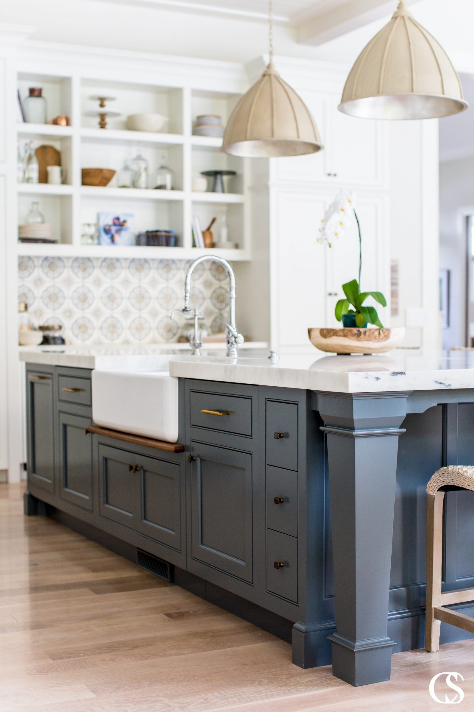 KITCHEN ISLANDS - Christopher Scott Cabinetry