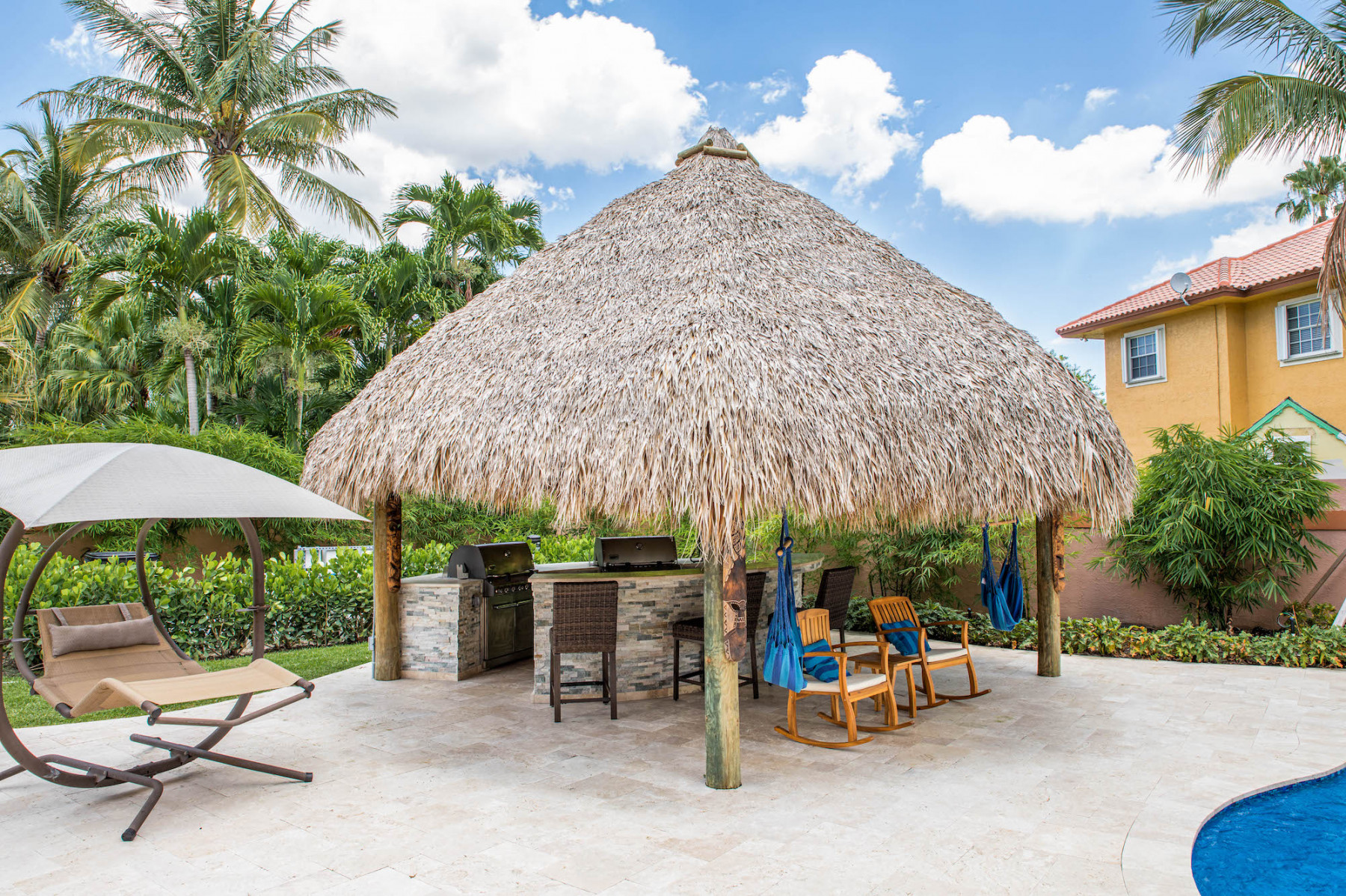 Tiki Huts & Outdoor Kitchens Contractor in South Florida