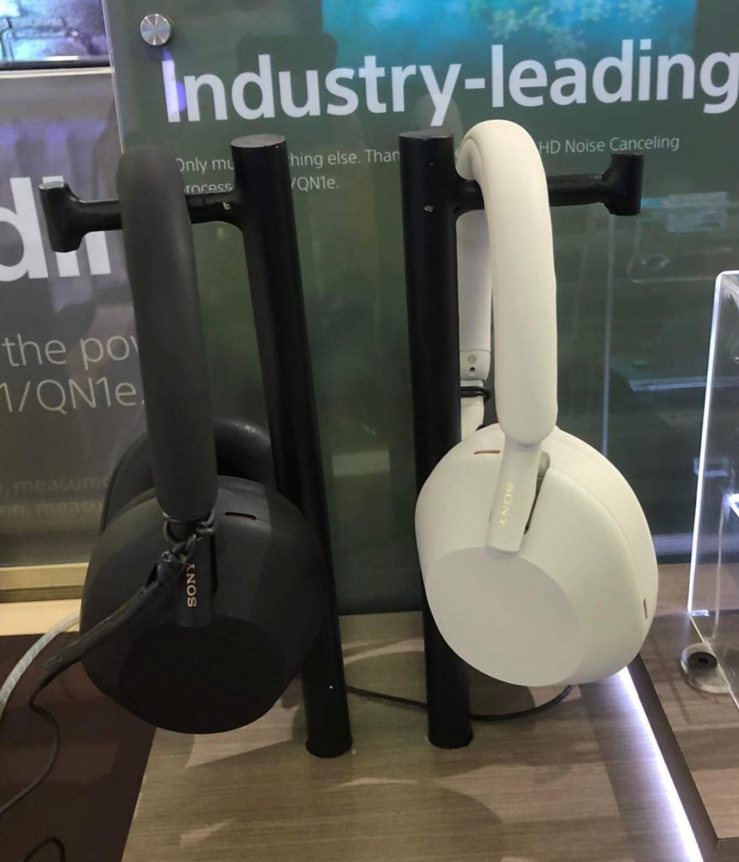 BLACK OR WHITE IDK ANYMORE : r/SonyHeadphones