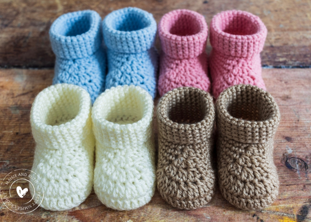 Fast Crochet Baby Booties (A Free and Easy Pattern) - Maisie and Ruth