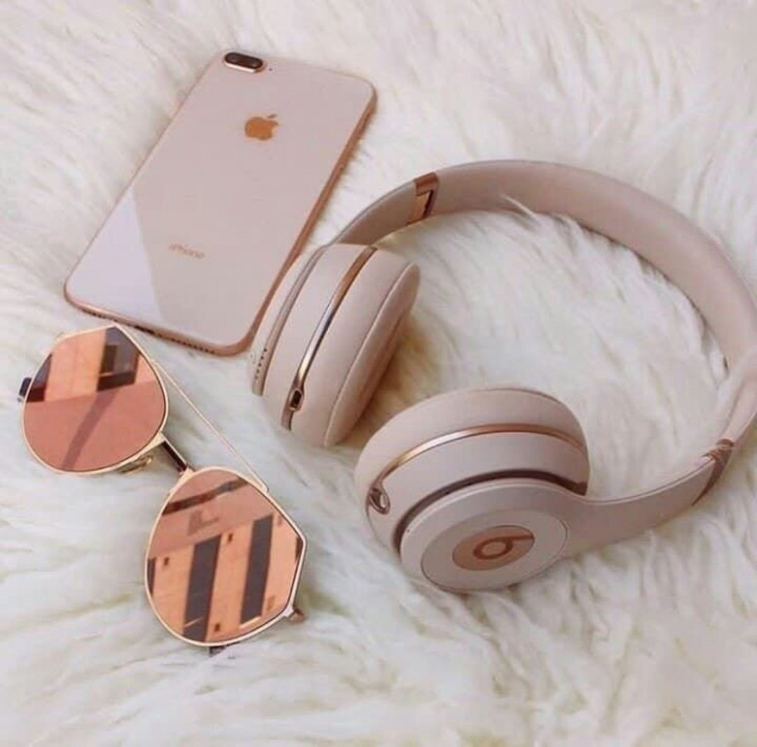 iPhone  Rose gold aesthetic, Gold aesthetic, Iphone accessories