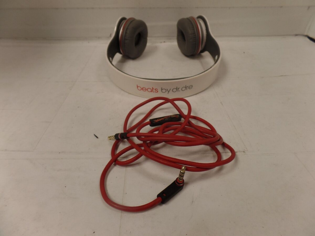 Rare Vintage Beats By Dr Dre Monster Solo HD Headphones (White and