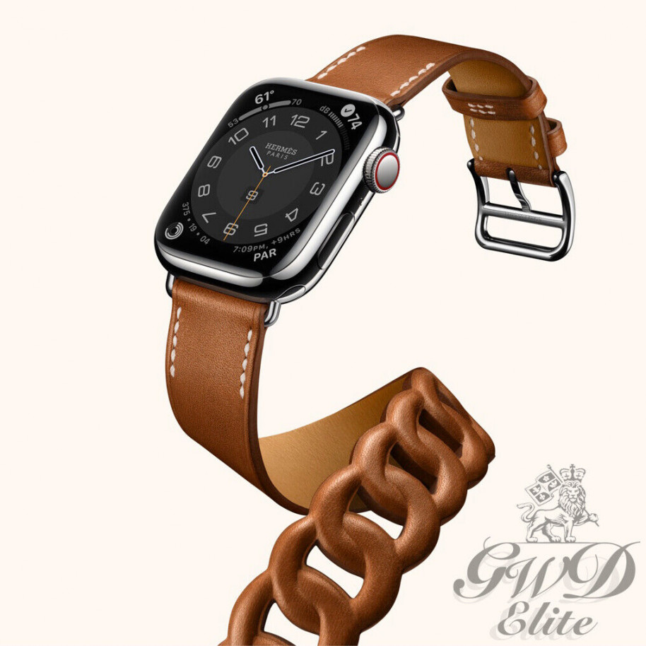 Apple Watch Hermes Fauve Barenia mm Leder Gourmette Double-Tour in der  Hand