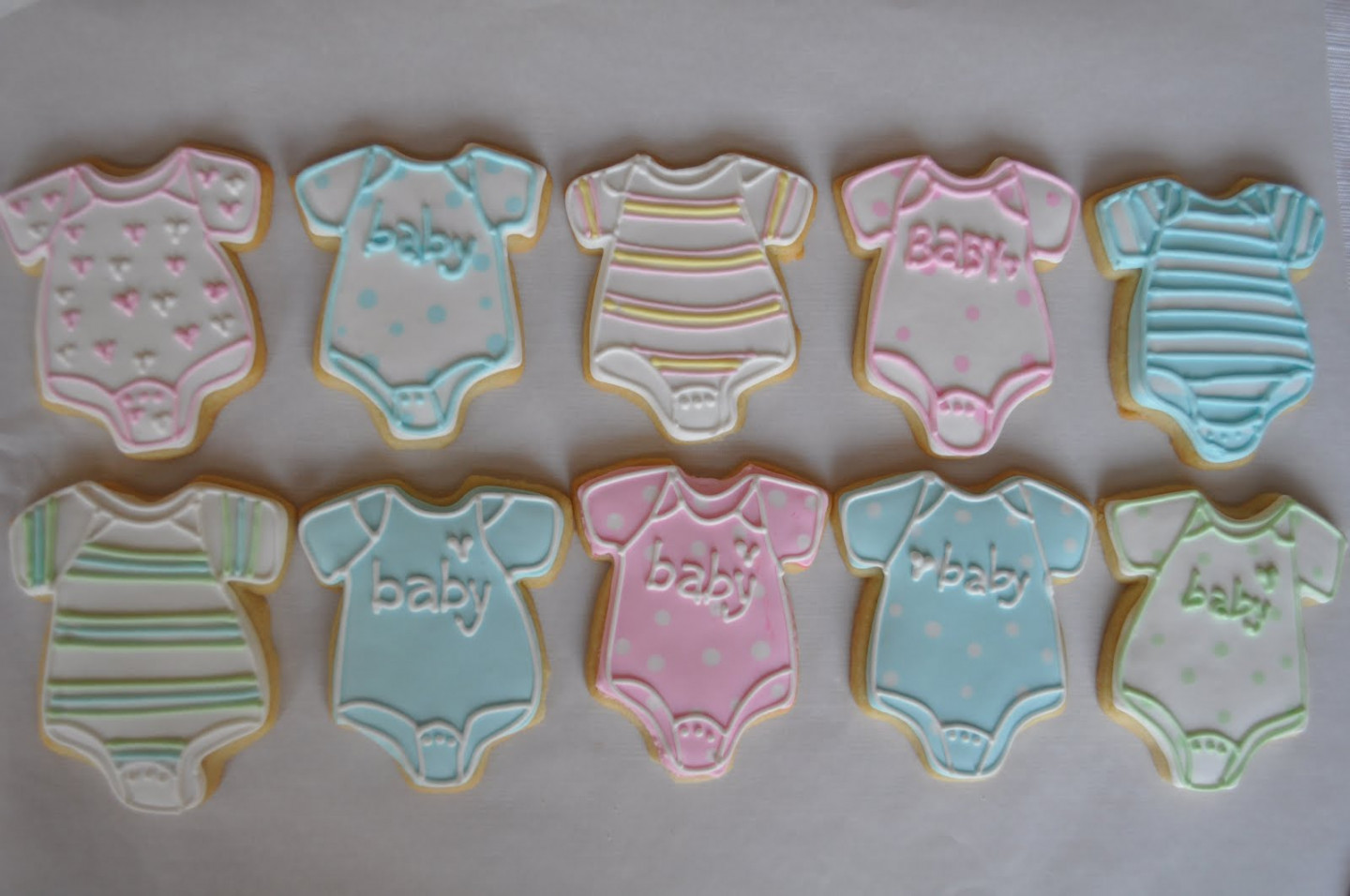 Baby Onesie Cookies with Royal Icing – Suz Daily