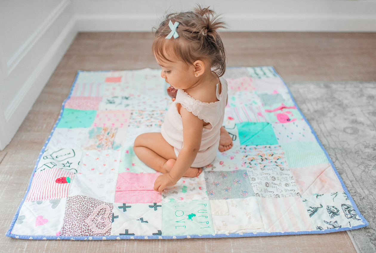 HOW TO MAKE A BABY ONESIE QUILT  MEMORY QUILT TUTORIAL