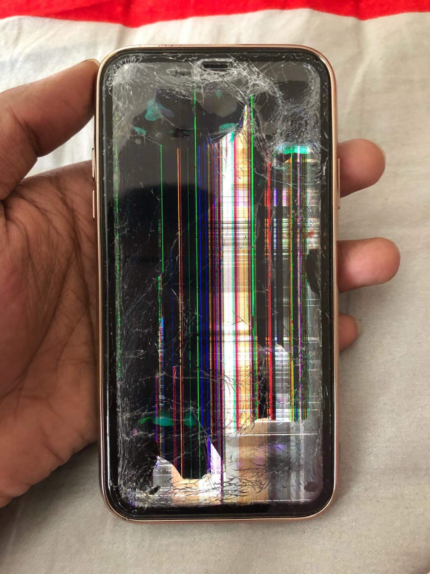 iPhone  display with body cracked ( nee - Apple Community