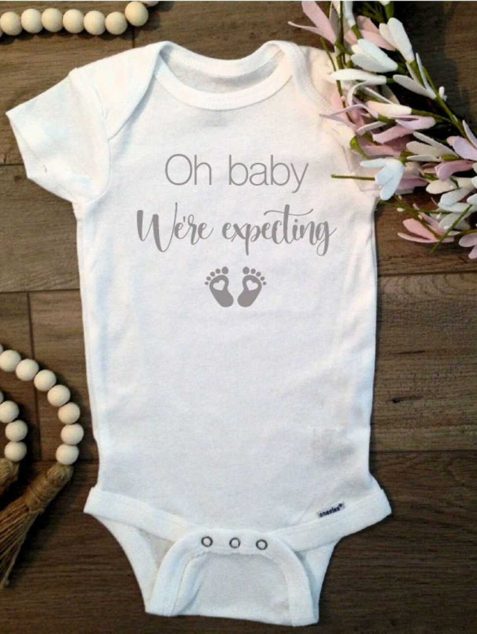 Wir erwarten baby onesie®, Baby Ankündigung onesie®, Expecting a baby,  Photo prop Ankündigung, Baby unterwegs, Oh Baby - Etsy